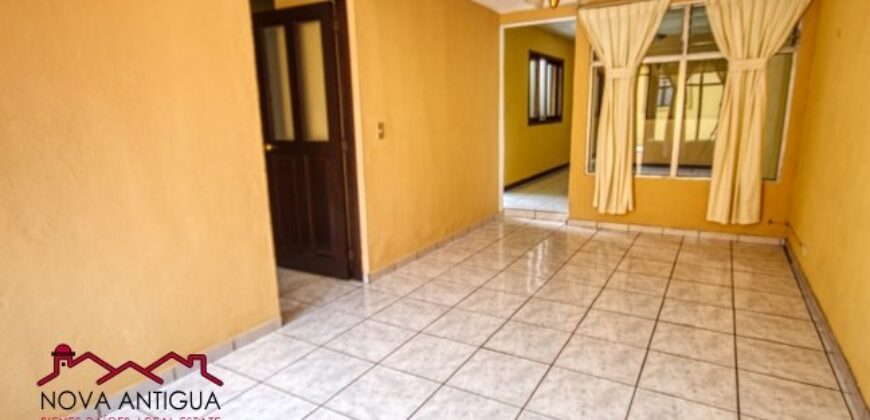 A3128 – Amplia casa en renta en sector tranquilo