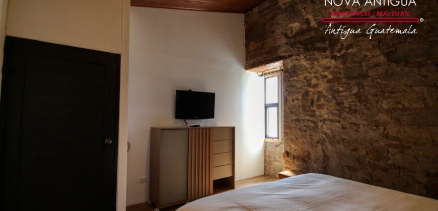 A3132 – House for sale within walking distance of the central park