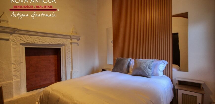 A3132 – House for sale within walking distance of the central park