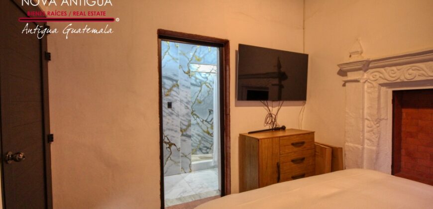 A3132 – Casa en venta a poca distancia del parque central