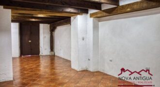 A3129 – Ample space for rent a block away from the Central Park