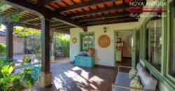 A4111 – Large residence in central Antigua