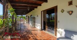 A4111 – Large residence in central Antigua