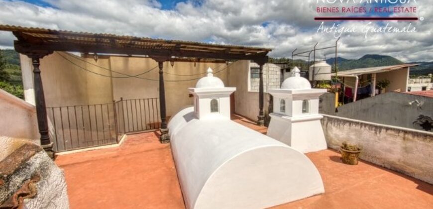 P304 – Spacious three story house for rent