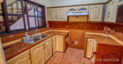 A4004 – Ample property for rent in La Merced area