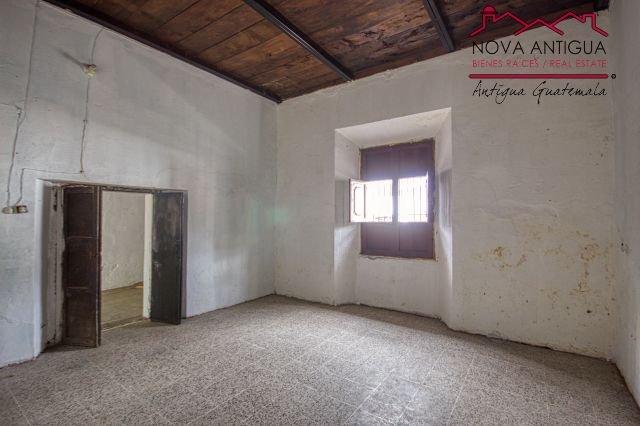 A4003 – Spacious option for rent in Antigua Guatemala
