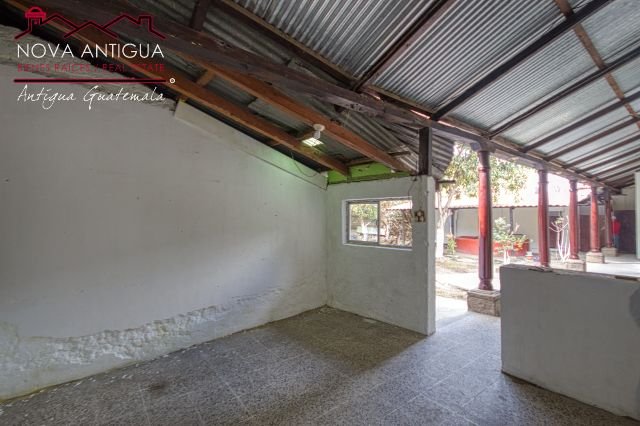 A4003 – Spacious option for rent in Antigua Guatemala
