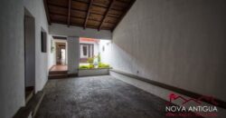 A4114 – Property for rent in the center of Antigua Guatemala