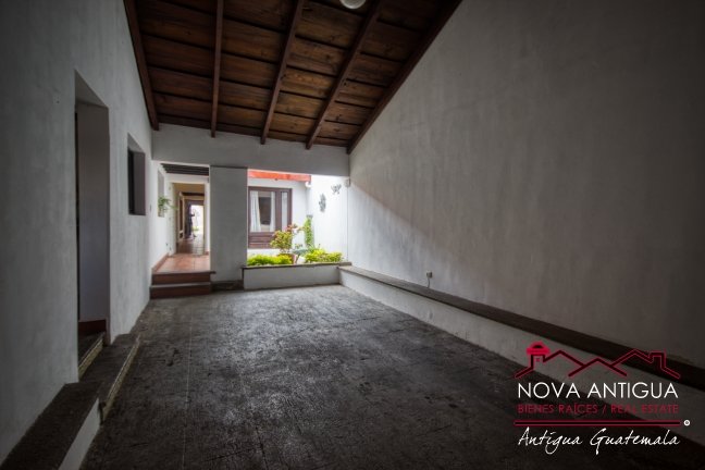 A4114 – Propiedad en renta en el Centro de Antigua Guatemala