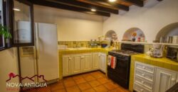 A4114 – Property for rent in the center of Antigua Guatemala