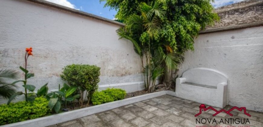 A4114 – Propiedad en renta en el Centro de Antigua Guatemala