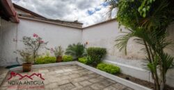 A4114 – Property for rent in the center of Antigua Guatemala