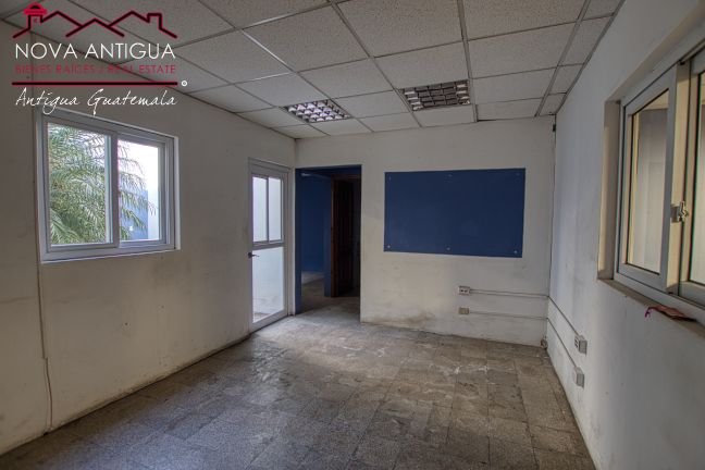 A4113 – Ample property for rent