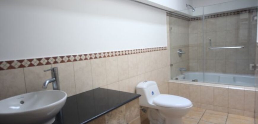 A103 – CASA IDEAL PARA HOTEL DENTRO DEL CASCO 10 HABITACIONES