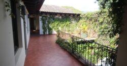 A103 – IDEAL HOUSE FOR HOTEL WITHIN THE CASCO 10 ROOMS