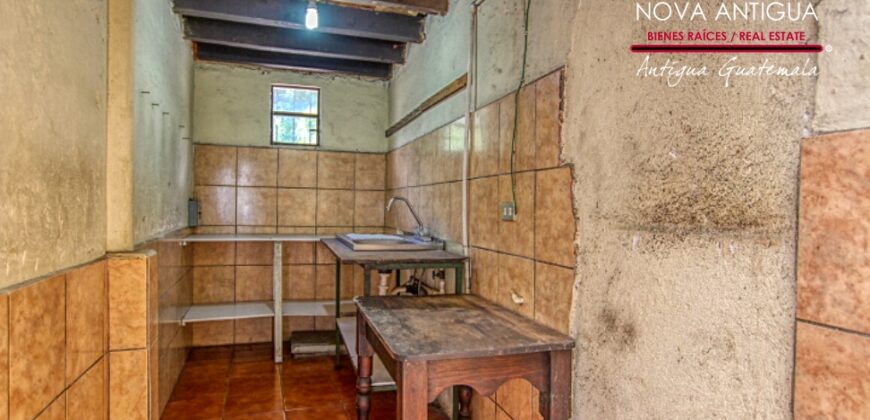 A93 – 10 ROOMS HOTEL IN THE CENTER OF ANTIGUA – GREAT OPPORTUNITY –