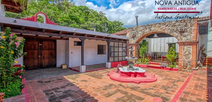 A93 – HOTEL DE 10 HABITACIONES EN EL CENTRO DE ANTIGUA – GRAN OPORTUNIDAD –