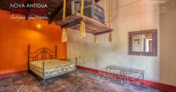 A93 – 10 ROOMS HOTEL IN THE CENTER OF ANTIGUA – GREAT OPPORTUNITY –