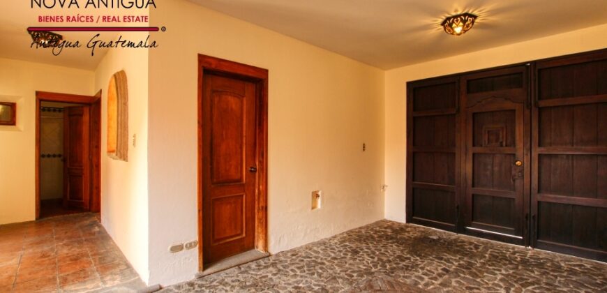 B205 – Casa en renta 3 habitaciones sin muebles