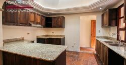 B205 – 3 bedrooms house unfurnished