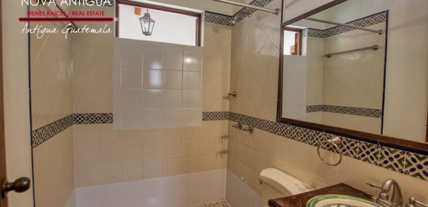 B205 – 3 bedrooms house unfurnished