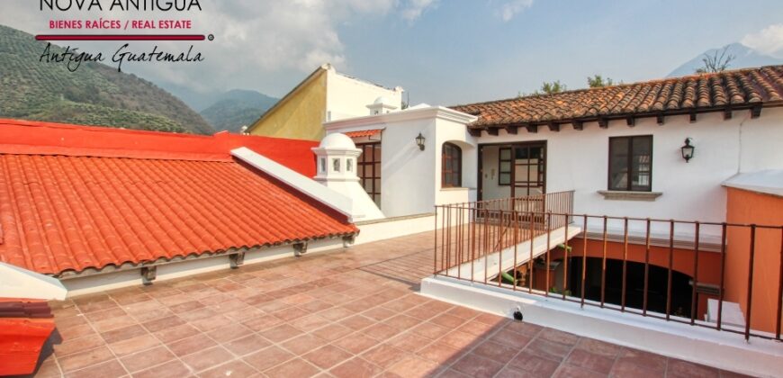 B205 – 3 bedrooms house unfurnished