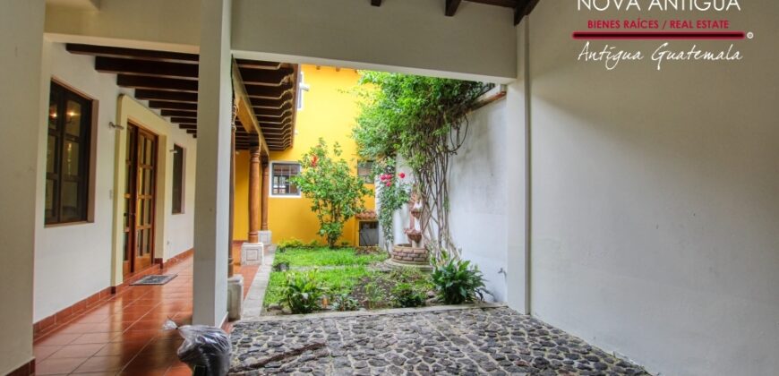 B246 – Casa de 3 habitaciones sin muebles