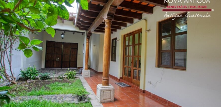 B246 – House for rent 3 bedrooms unfurnished