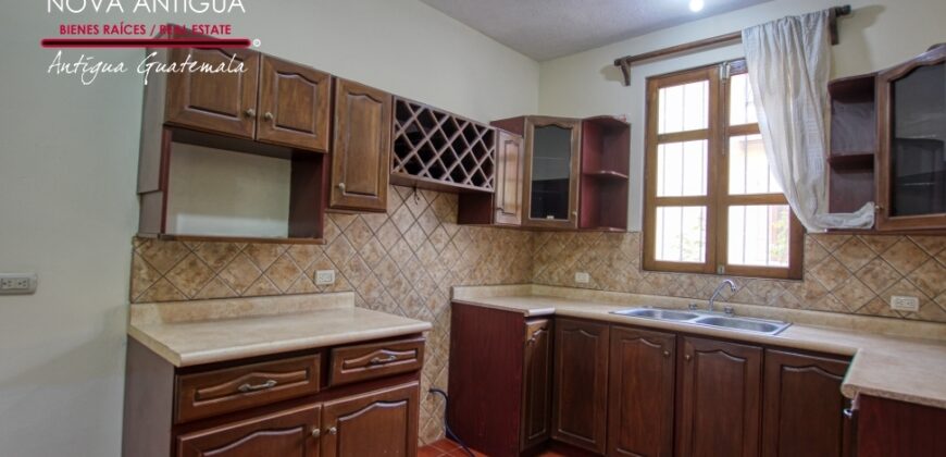 B246 – House for rent 3 bedrooms unfurnished