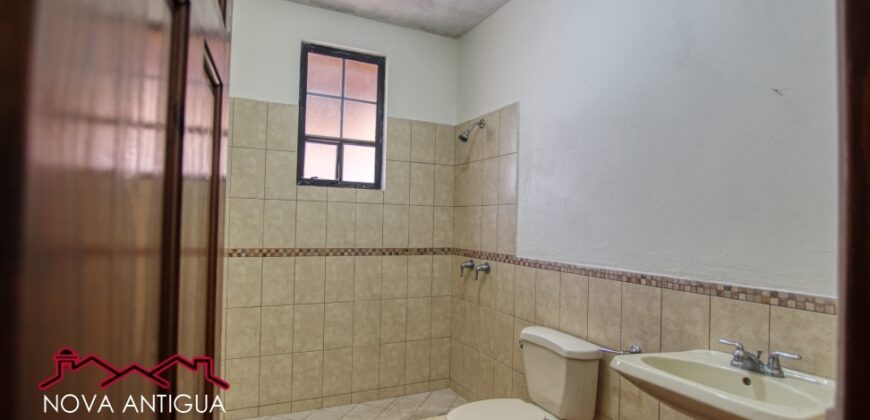 B246 – Casa de 3 habitaciones sin muebles