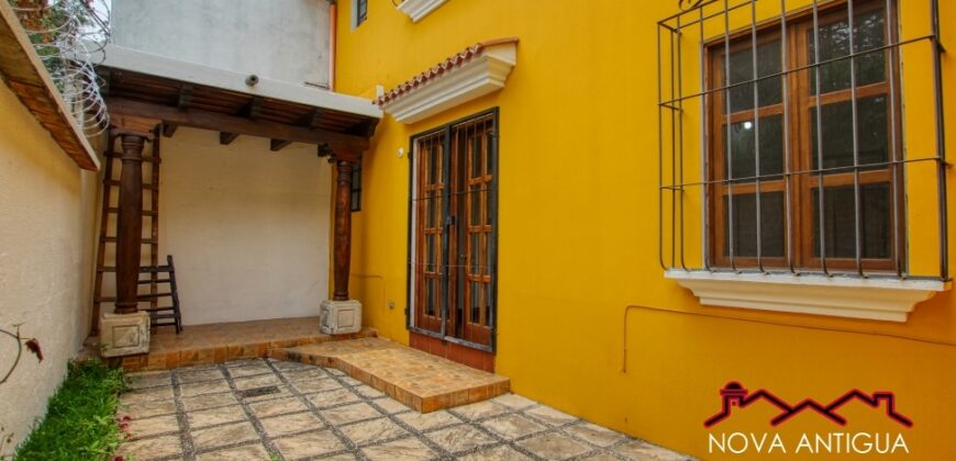 B246 – Casa de 3 habitaciones sin muebles