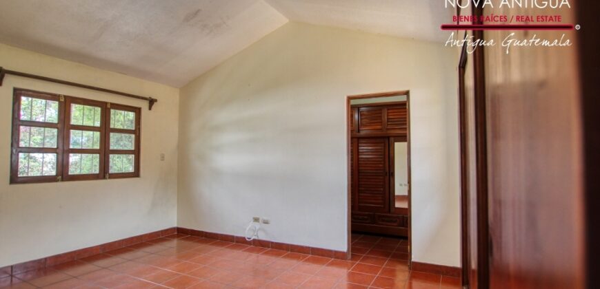 B246 – House for rent 3 bedrooms unfurnished