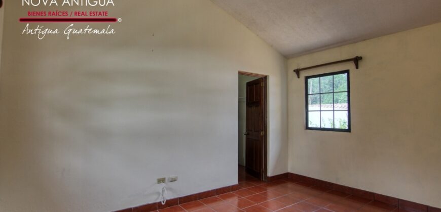 B246 – House for rent 3 bedrooms unfurnished