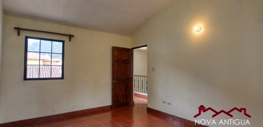 B246 – Casa de 3 habitaciones sin muebles