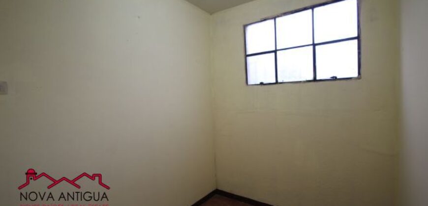 B227 – Casa En Renta  de 3 Habitaciones  sin muebles