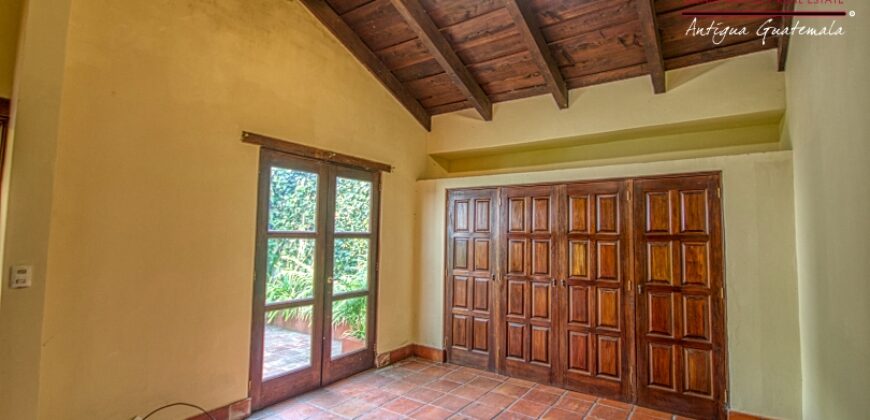 B203 – House For Rent 3 Bedrooms Unfurnished