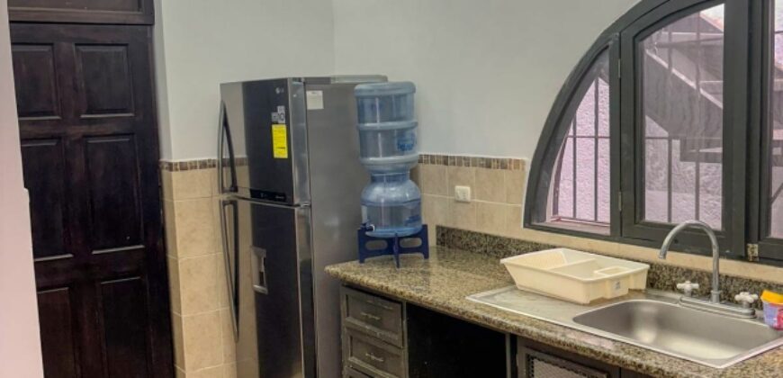 B264 – Bonita casa en el area del calvario