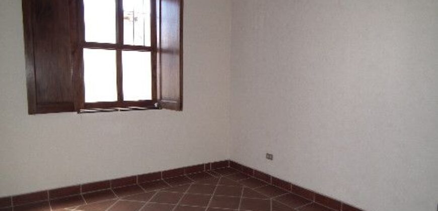 I221 – 3 bedroom house in San Pedro Las Huertas. Unfurnished