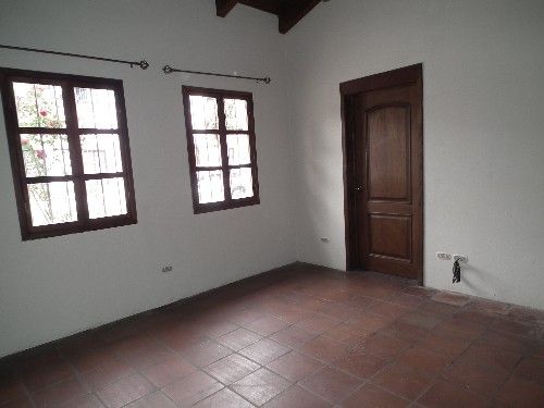 B106 – House for rent 6 bedrooms