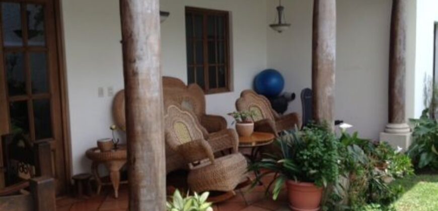 B209 – Casa En Renta 2 Habitaciones Amueblada