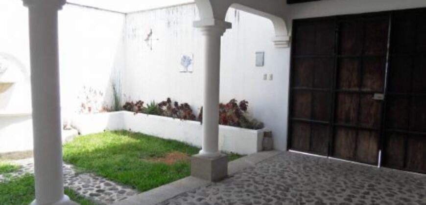 B250 – Casa En Renta 4 Habitaciones