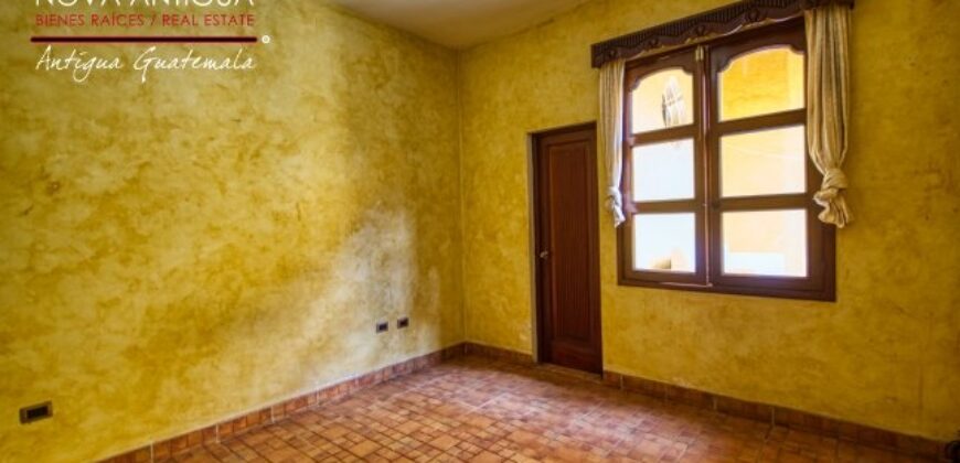 B256 – Casa En Renta 4 Habitaciones Sin Muebles