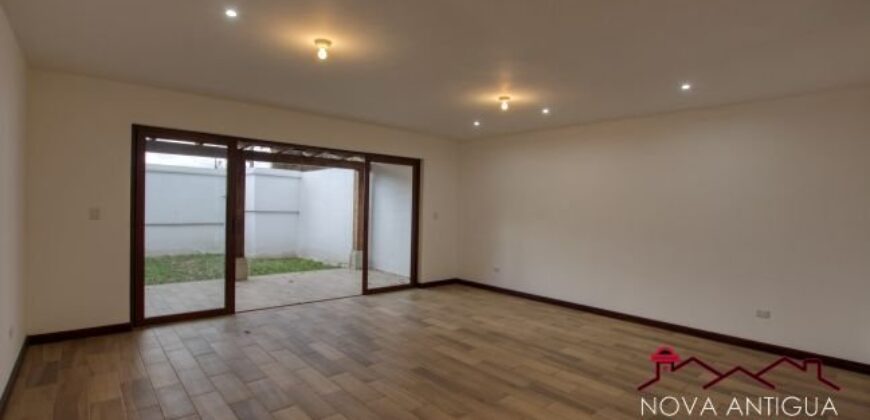 I57 – Beautiful house for rent inside residential area