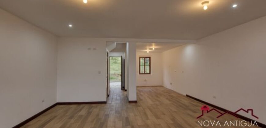 I57 – Beautiful house for rent inside residential area