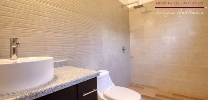 I57 – Beautiful house for rent inside residential area