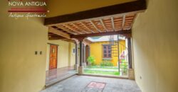 A851 – Casa de 4 habitaciones dentro de residencial