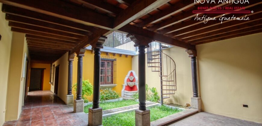 A851 – Casa de 4 habitaciones dentro de residencial