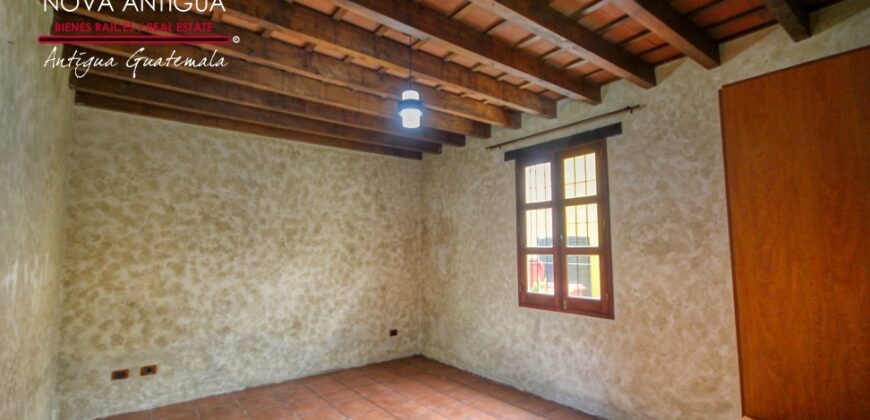 A851 – Casa de 4 habitaciones dentro de residencial