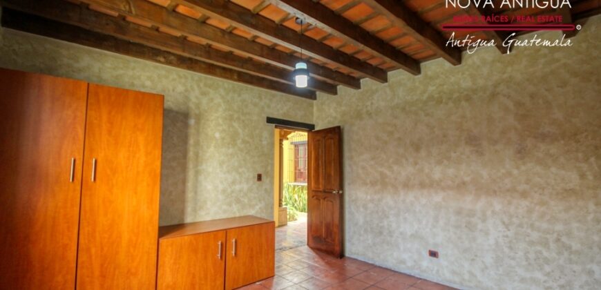 A851 – Casa de 4 habitaciones dentro de residencial