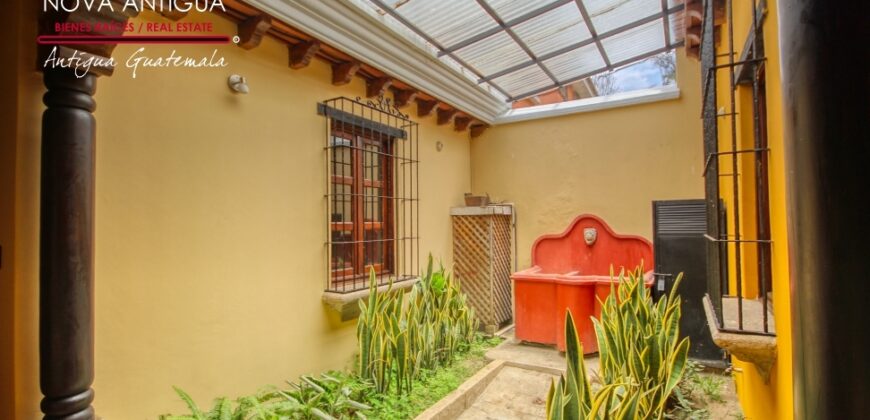 A851 – Casa de 4 habitaciones dentro de residencial